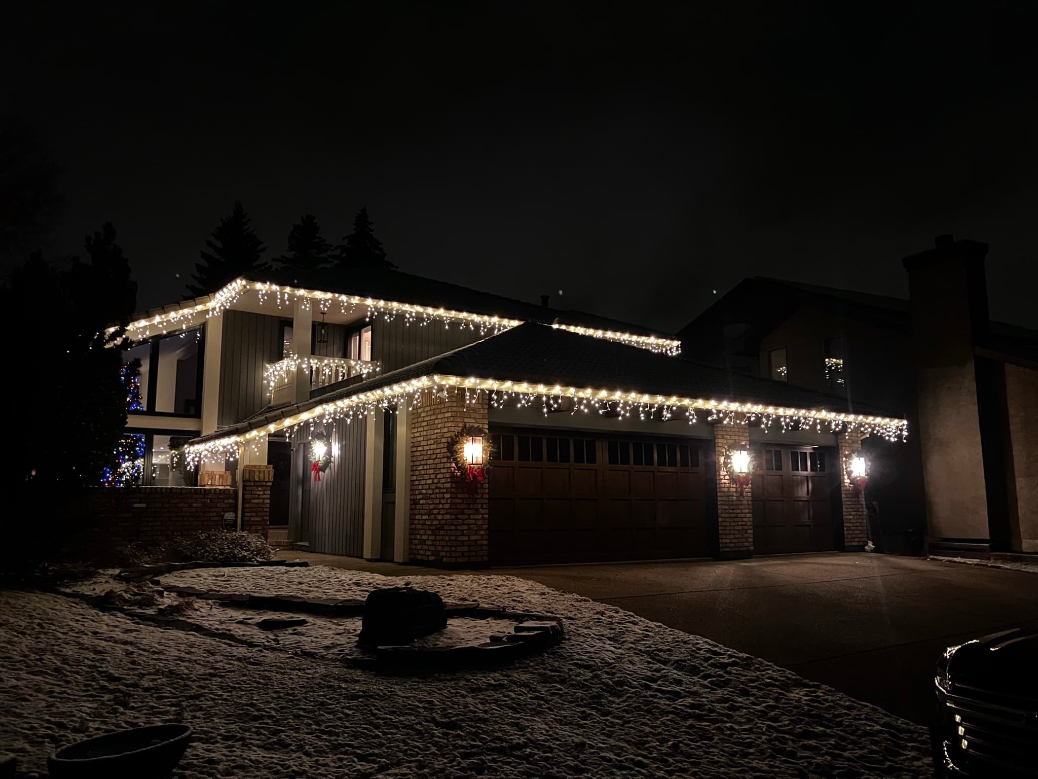 Mop Monkeys Calgary — Home Icicle Christmas Light Installation Calgary Sw